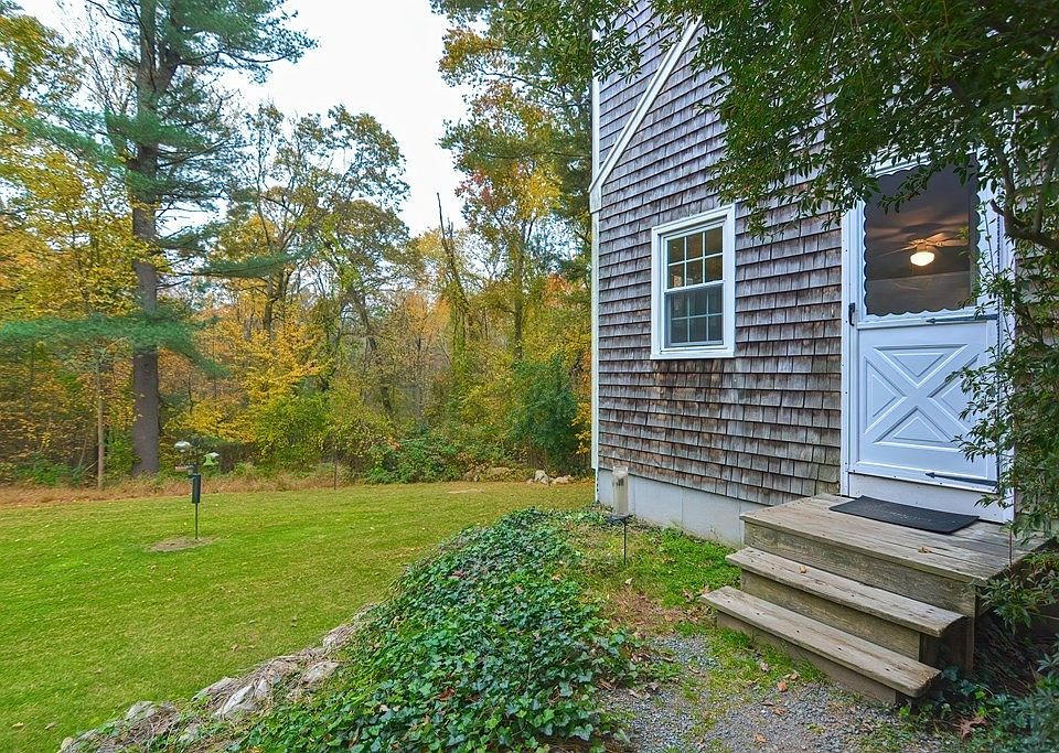 325 Spring St, Wrentham, MA 02093 Zillow