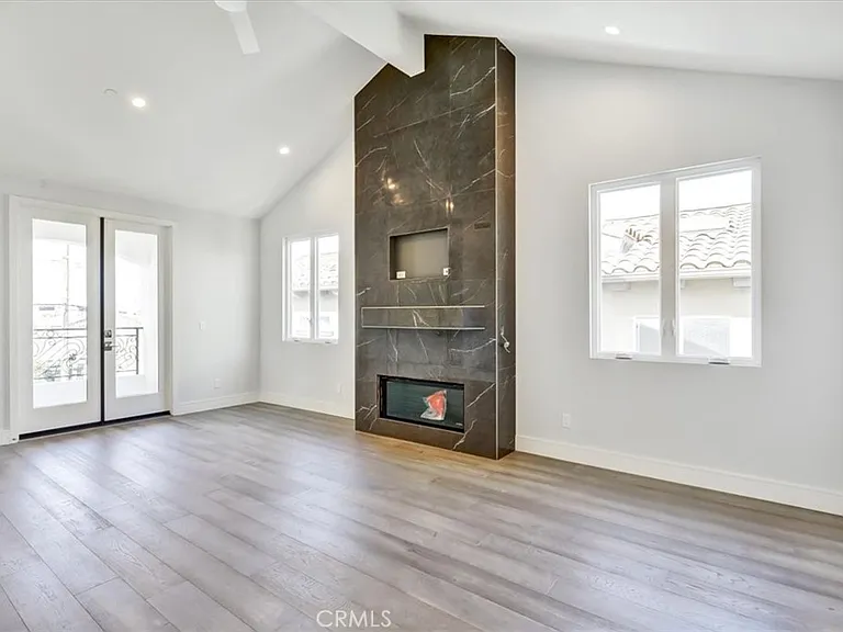 1908 Perry Ave #B — Photo 16