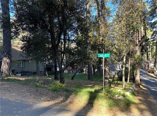 370 Redwood Ln, Crestline, CA 92325