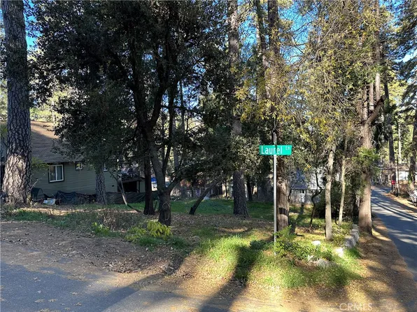 370 Redwood Ln, Crestline, CA 92325