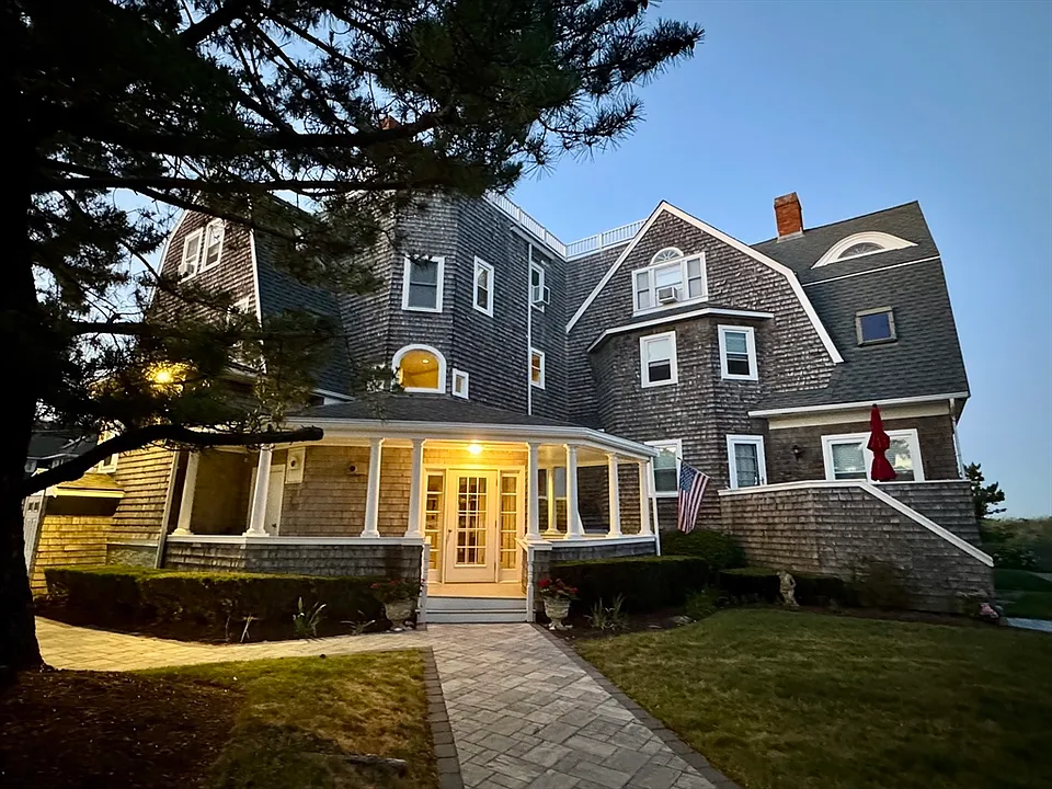 175 Beach Ave #3