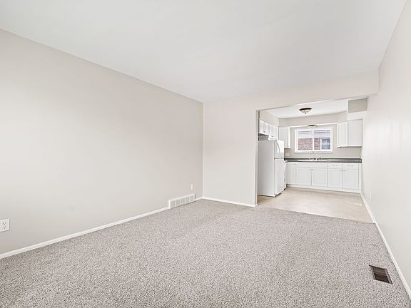 5th image of 1006 6th St #4