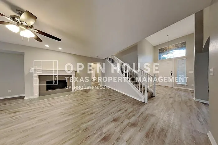 8205 Hartford Dr — Photo 5