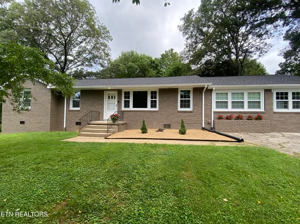 421 Oakcrest Rd, Knoxville, TN 37912