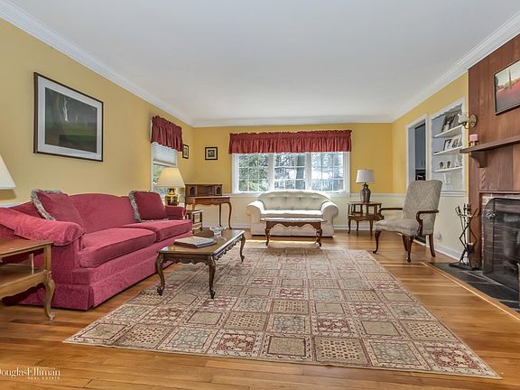 4th image of 6 Terrace Dr