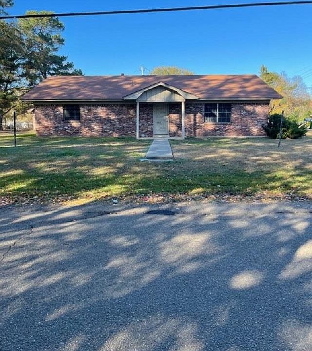 1st image of 500 Wade Ln