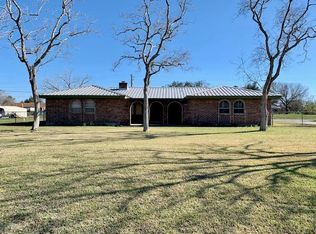 2874 Cagle Ln, Beeville, TX 78102