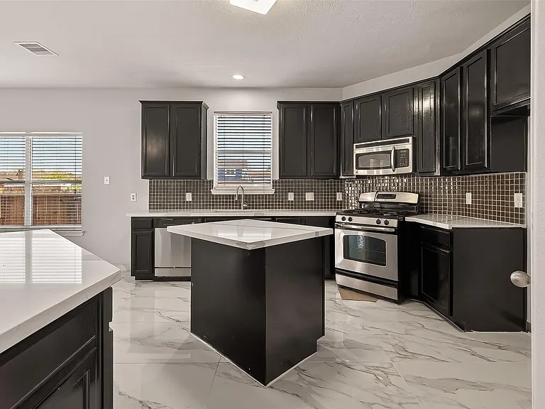 71 N Forrest Ave — Photo 14