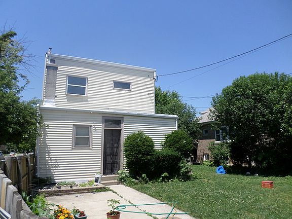4th image of 2347 S Clarence Ave