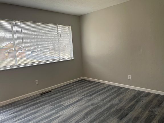 3rd image of 7470 Blanding Dr