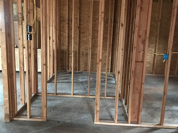 4th image of 19175 Dogwood Cir