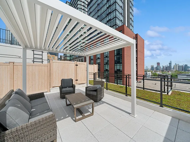 32 Jones St #202 — Photo 30