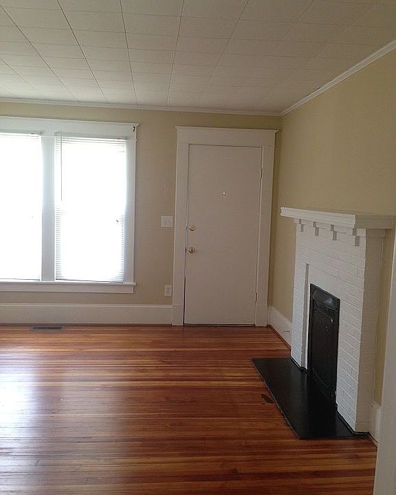 1st image of 125 Poe St