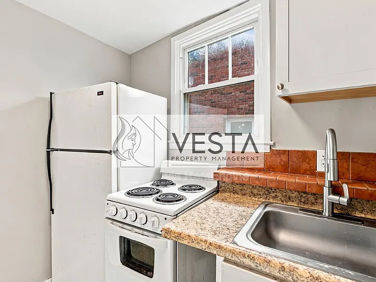 4 Farrwood Ave #8 — Photo 10