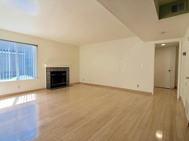 1st image of 720 Canyon Oaks Dr APT A
