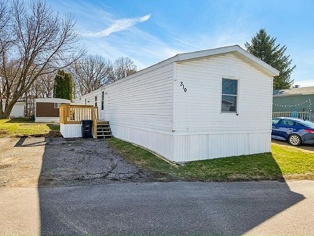 1st image of 310 Oak Ln #106