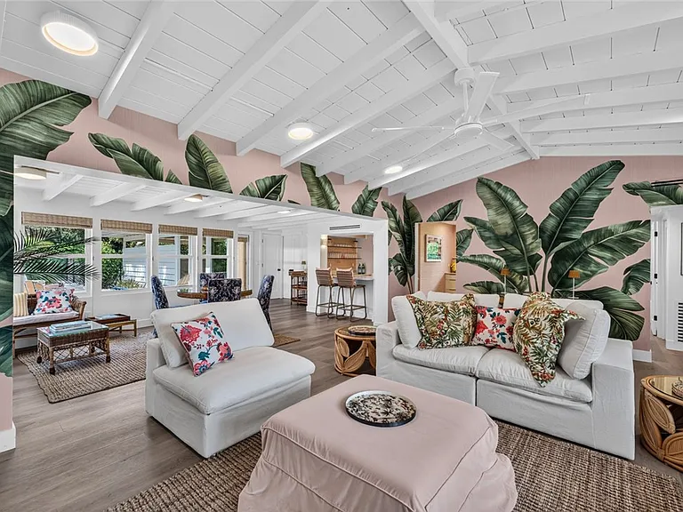 524 Live Oak Rd — Photo 15