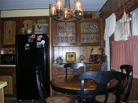 4th image of 9 Wesley Dr