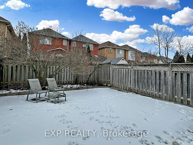 8 Hacienda Dr — Photo 33