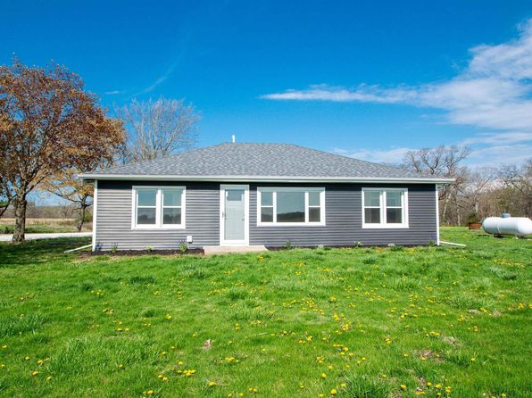 5621 S Martin Weber Rd, Glasford, IL 61533