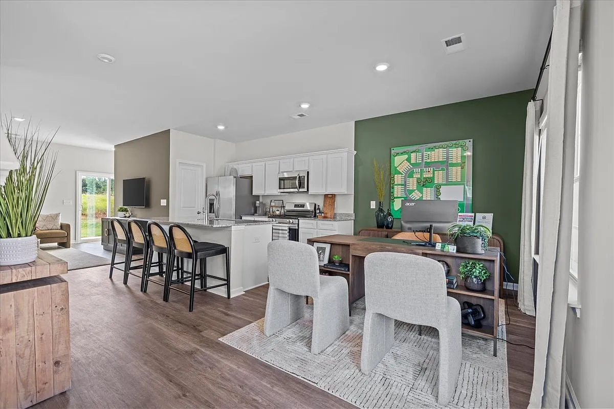 205 Islay Way — Photo 2