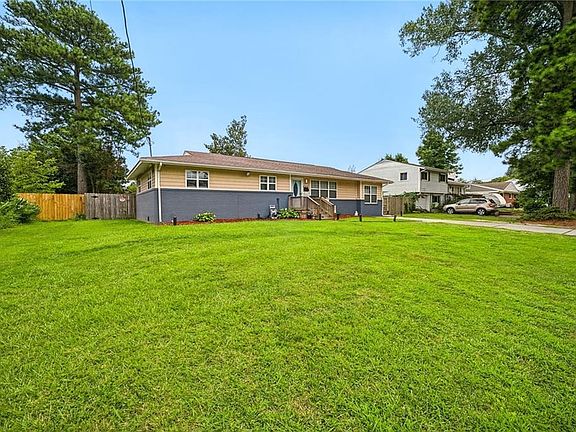 2nd image of 440 Cronin Rd