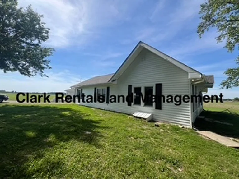 6817 N State Road 9 — Photo 10