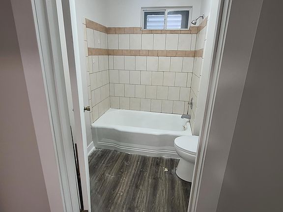 3rd image of 4824 Olcott Ave #1R