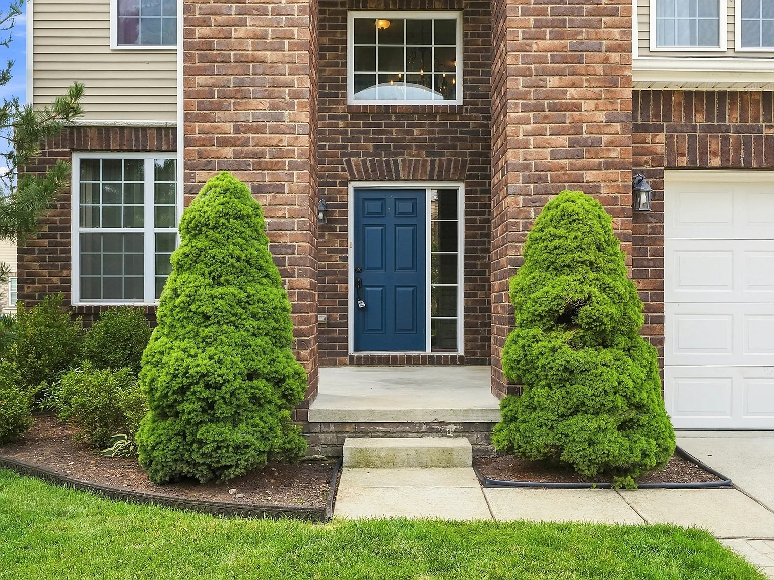 3 bed, 2.5 bath, 2084 sqft, $2,650 — Photo 4