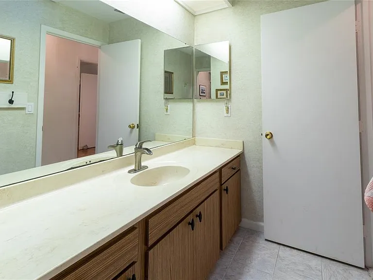 4660 La Jolla Dr — Photo 21