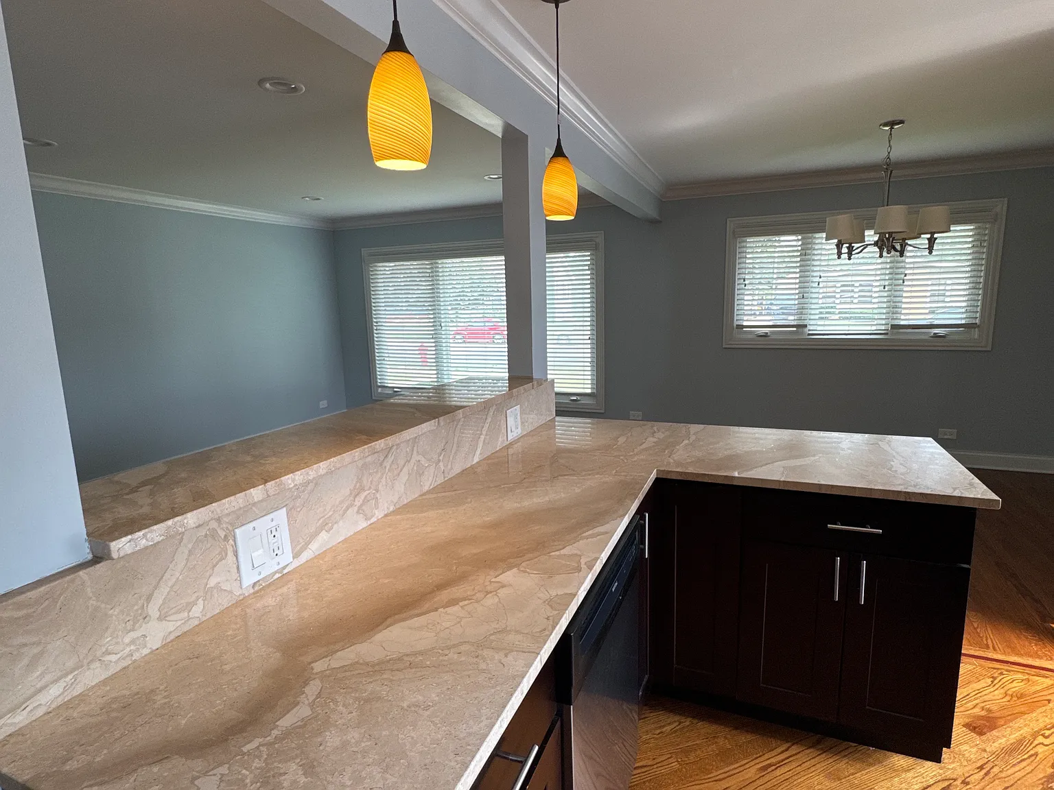 3 bed, 1275 sqft, $3,200 — Photo 4