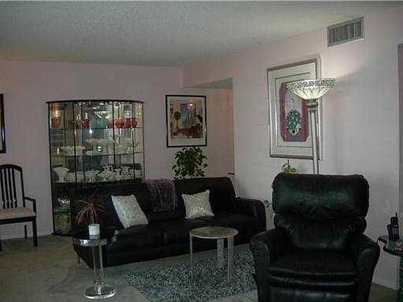 2nd image of 18181 NE 31st Ct APT 2210