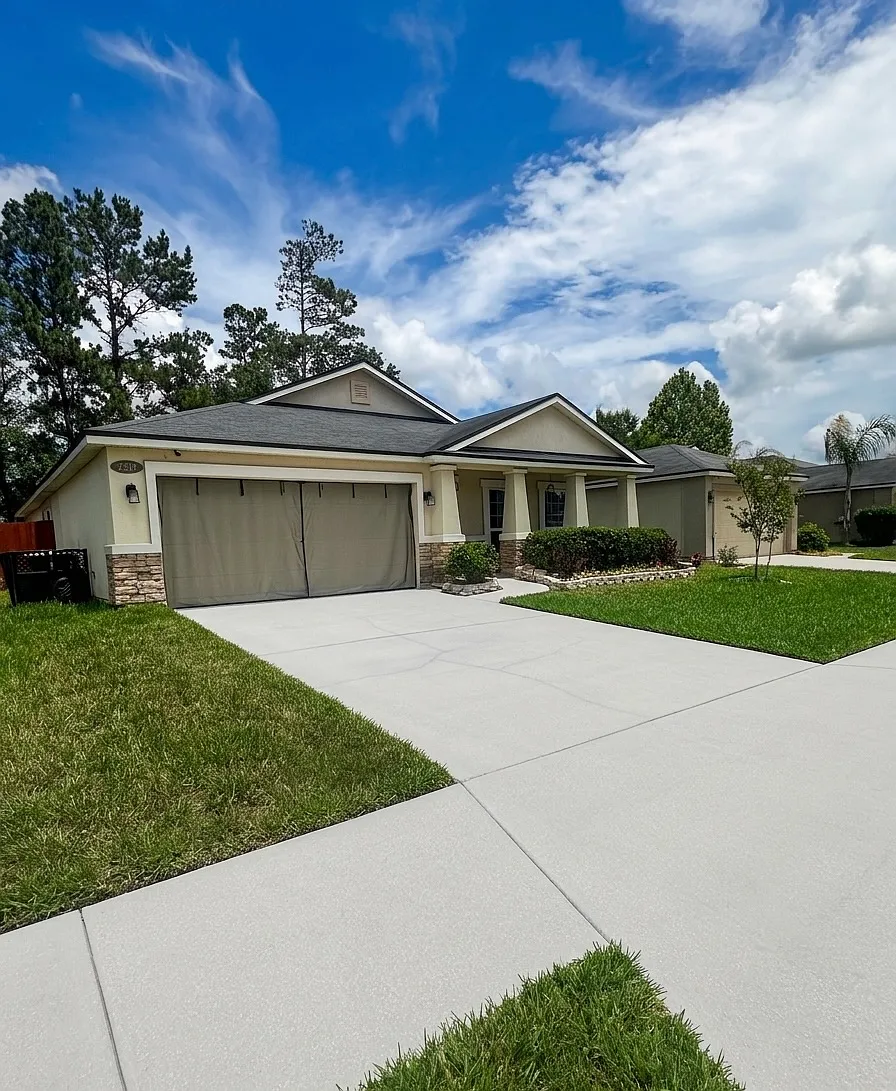 3 bed, 1698 sqft, $2,100 — Photo 2