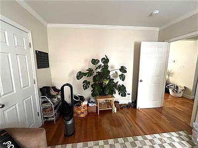 5th image of 22 Rice St