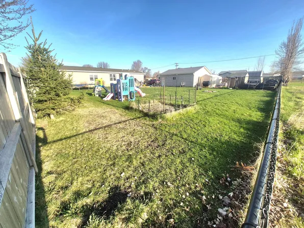 116 3rd St S, Gaylord, MN 55334