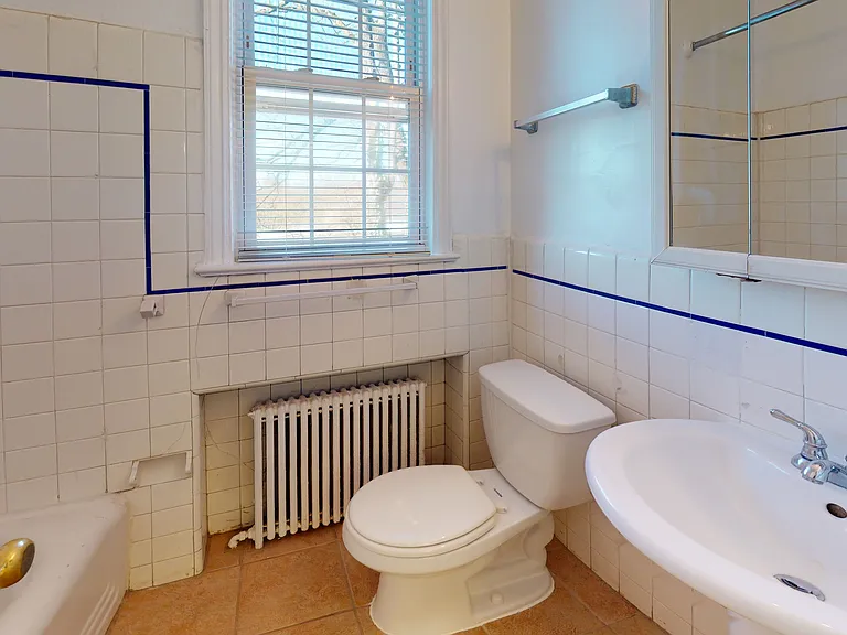 4034 Calvert St NW #5 — Photo 8