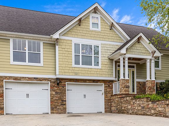 4th image of 27 Running Oak Dr