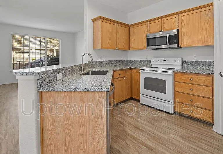 1611 SW San Mateo Ter — Photo 13