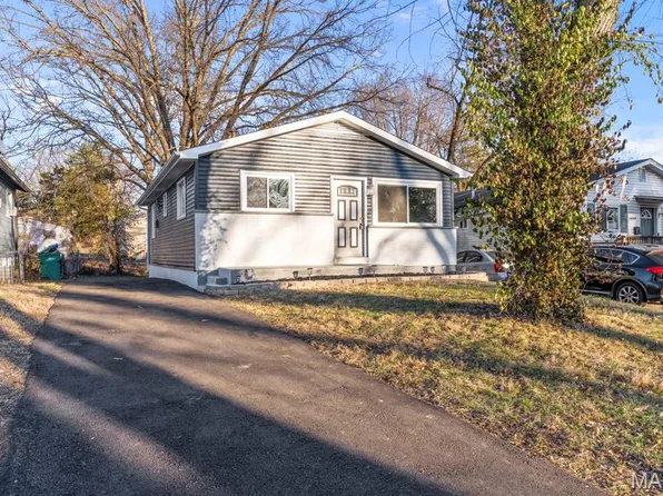 10452 Count Dr, Saint Louis, MO 63136