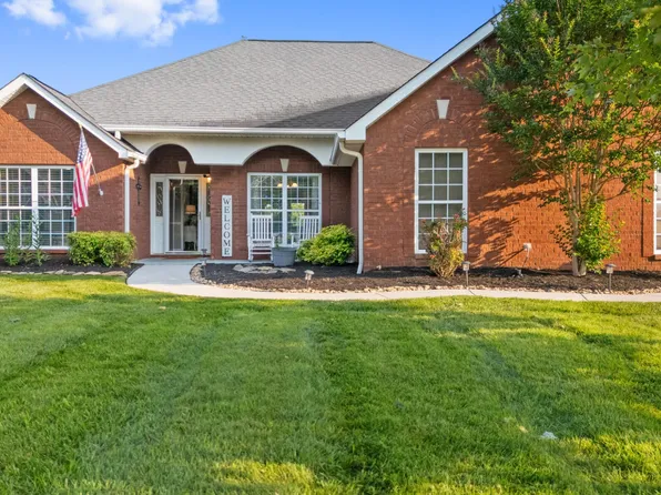 361 S Wingate Way, Lenoir City, TN 37771