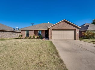 1005 Jenny Dr, Cleburne, TX 76031