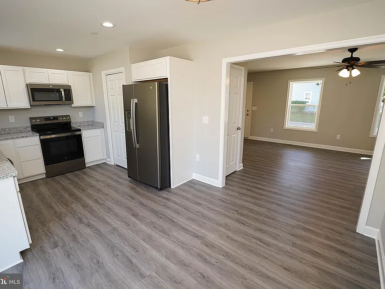 621 Cedar St — Photo 16