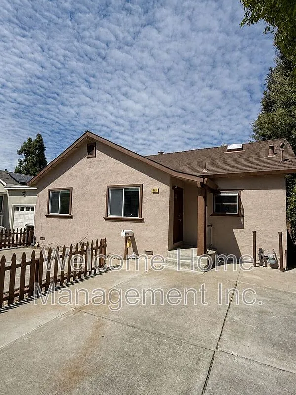 4 bed, 2.0 bath, 1600 sqft, $3,900 — Photo 1