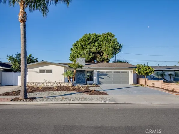 16541 Loire Cir, Huntington Beach, CA 92647