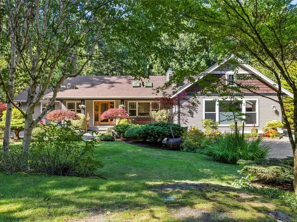 825 Fern Rd E, Nanaimo, BC V9K 1M3
