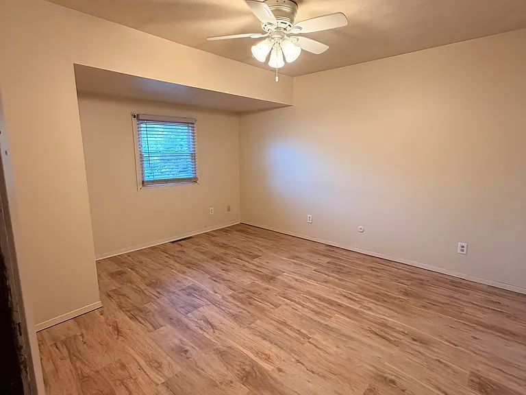808 Crescent Dr #B — Photo 9