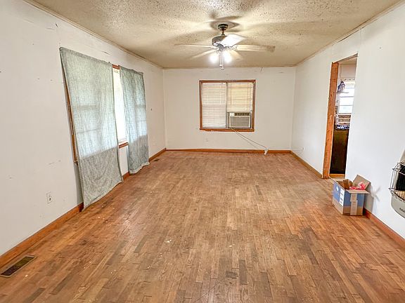 4th image of 538 Strawberry River Rd