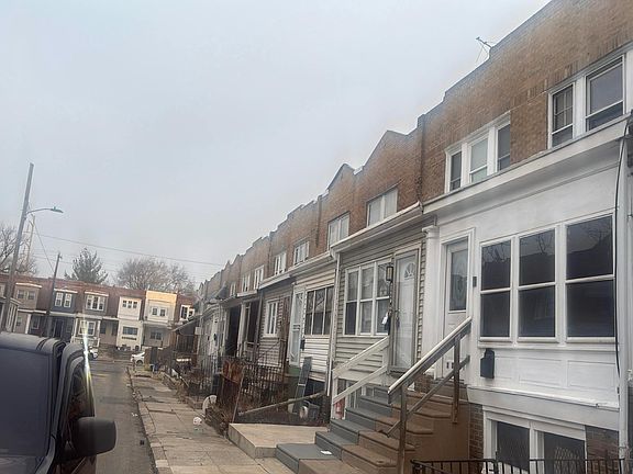 2nd image of 2049 Aikens St
