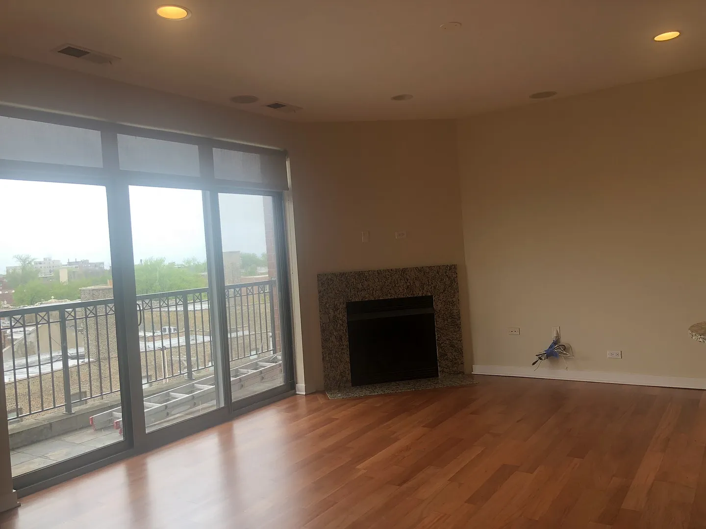 3 bed, 1800 sqft, $3,600 — Photo 2