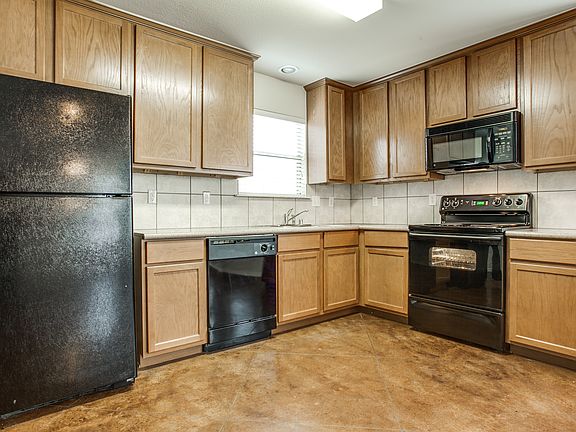 3127 Waits, Unit 103. Kitchen.